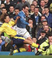Everton stars to dodge fan fury