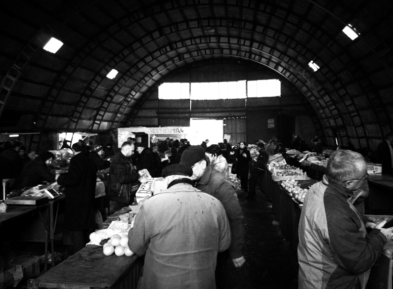 Սասունցի Դավիթ երկաթգծի կայարանի մոտակայքում գտնվող ծածկած շուկա